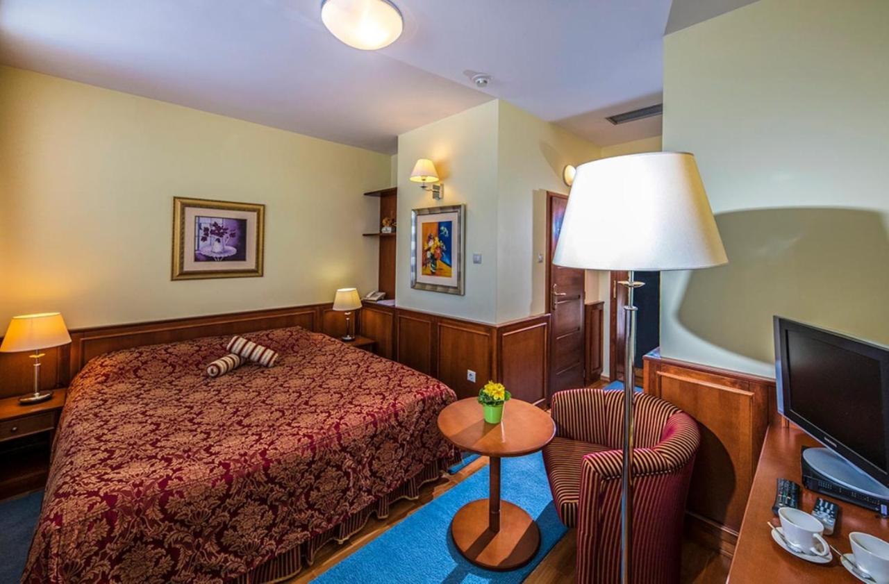 Hotel Forest Hills Zirc Exterior foto