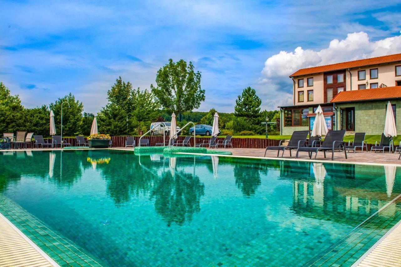 Hotel Forest Hills Zirc Exterior foto
