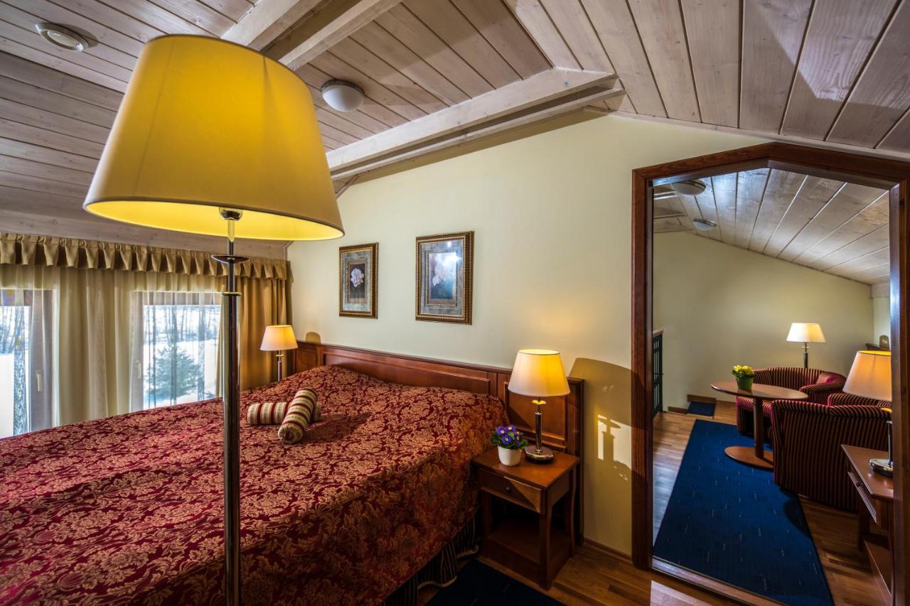 Hotel Forest Hills Zirc Exterior foto
