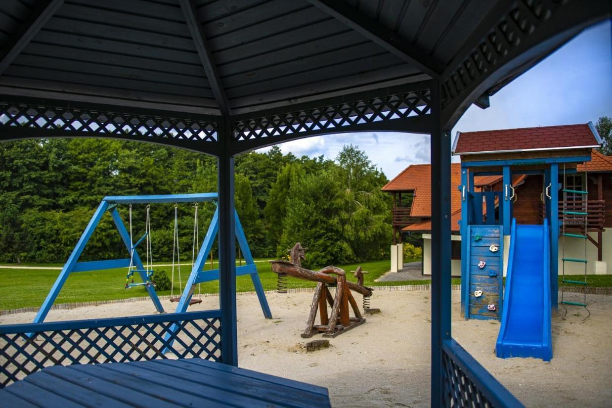 Hotel Forest Hills Zirc Exterior foto